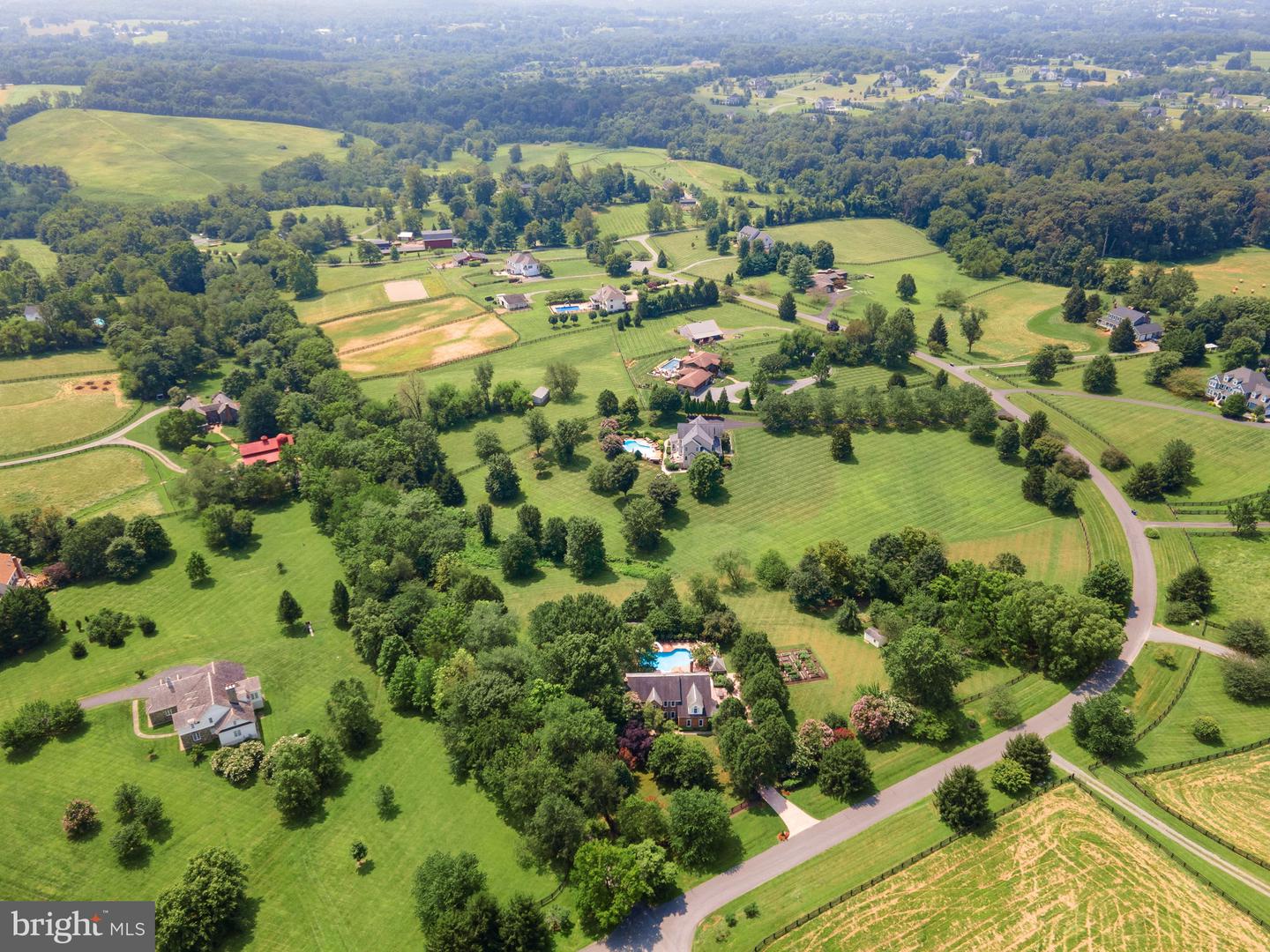 15700 TRAPSHIRE CT, WATERFORD, Virginia 20197, 5 Bedrooms Bedrooms, ,3 BathroomsBathrooms,Residential,For sale,15700 TRAPSHIRE CT,VALO2104380 MLS # VALO2104380