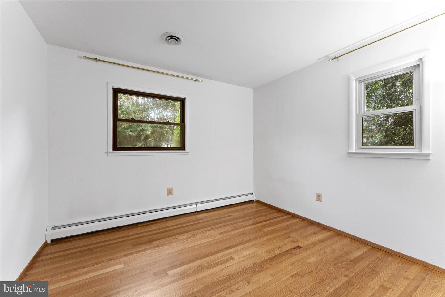 14023 GRAYSON RD, WOODBRIDGE, Virginia 22191, 3 Bedrooms Bedrooms, 6 Rooms Rooms,1 BathroomBathrooms,Residential,For sale,14023 GRAYSON RD,VAPW2101312 MLS # VAPW2101312