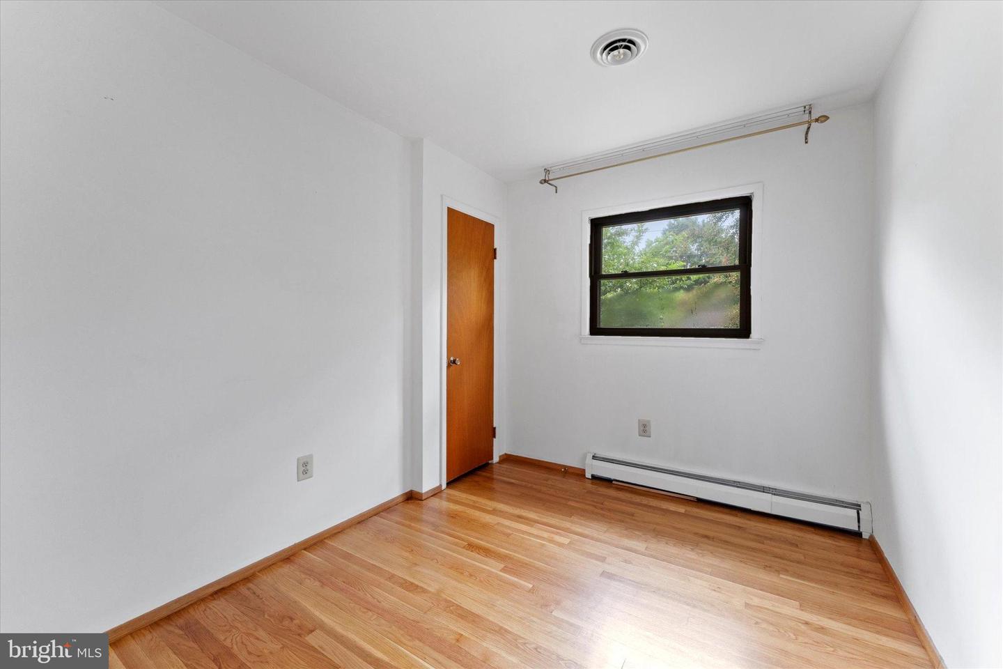 14023 GRAYSON RD, WOODBRIDGE, Virginia 22191, 3 Bedrooms Bedrooms, 6 Rooms Rooms,1 BathroomBathrooms,Residential,For sale,14023 GRAYSON RD,VAPW2101312 MLS # VAPW2101312