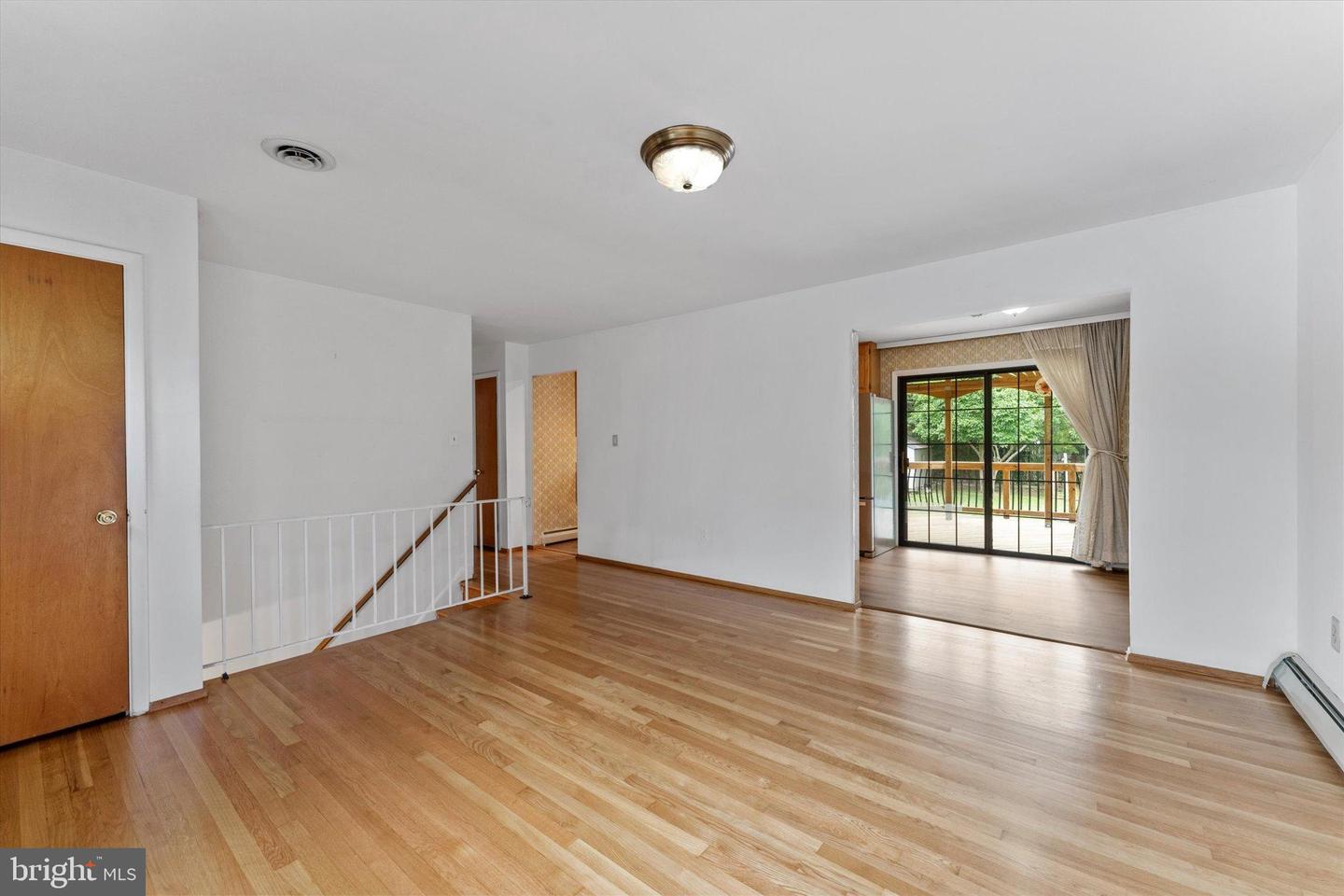 14023 GRAYSON RD, WOODBRIDGE, Virginia 22191, 3 Bedrooms Bedrooms, 6 Rooms Rooms,1 BathroomBathrooms,Residential,For sale,14023 GRAYSON RD,VAPW2101312 MLS # VAPW2101312