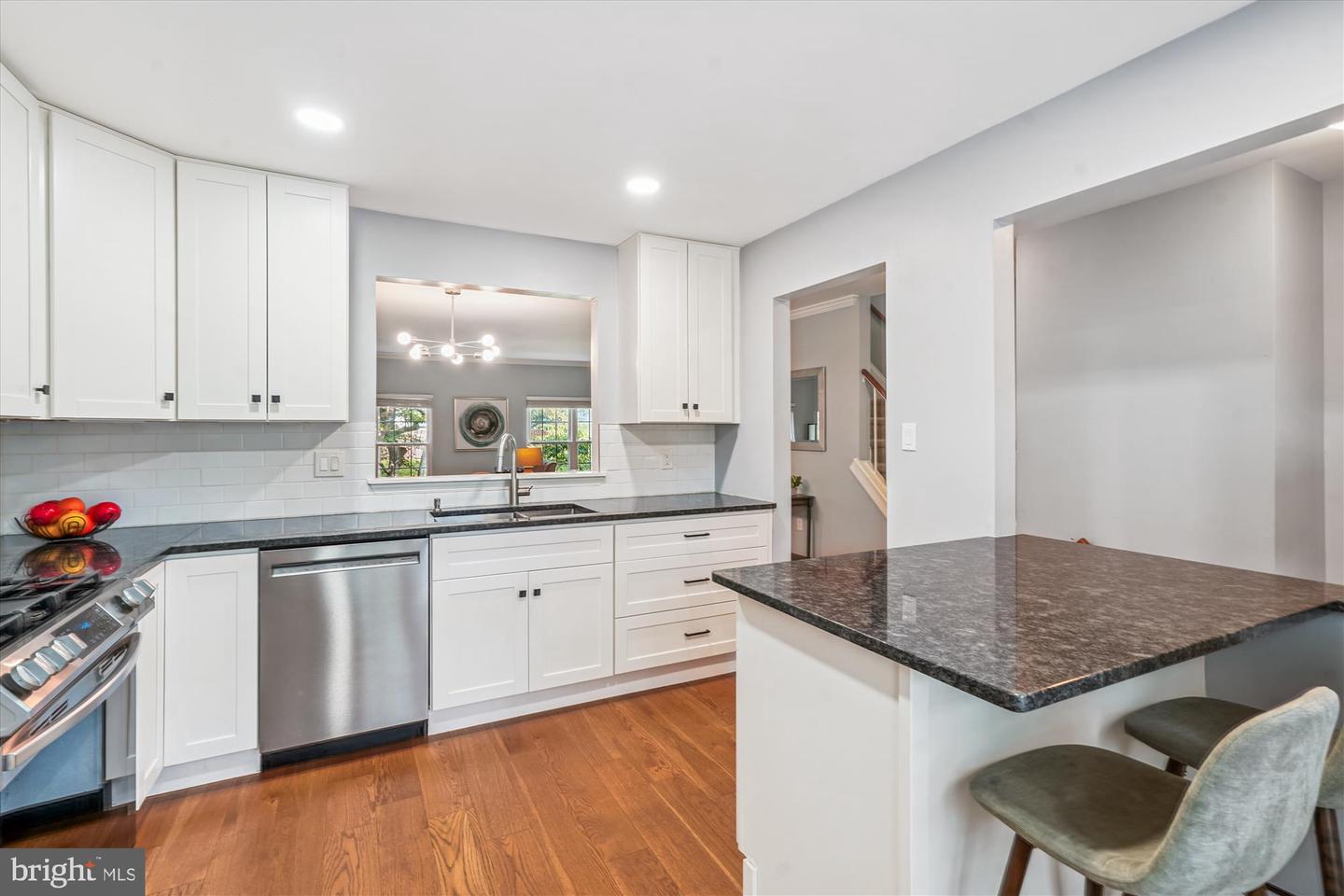 7852 NEWPORT GLEN PASS, ANNANDALE, Virginia 22003, 4 Bedrooms Bedrooms, ,3 BathroomsBathrooms,Residential,For sale,7852 NEWPORT GLEN PASS,VAFX2260746 MLS # VAFX2260746