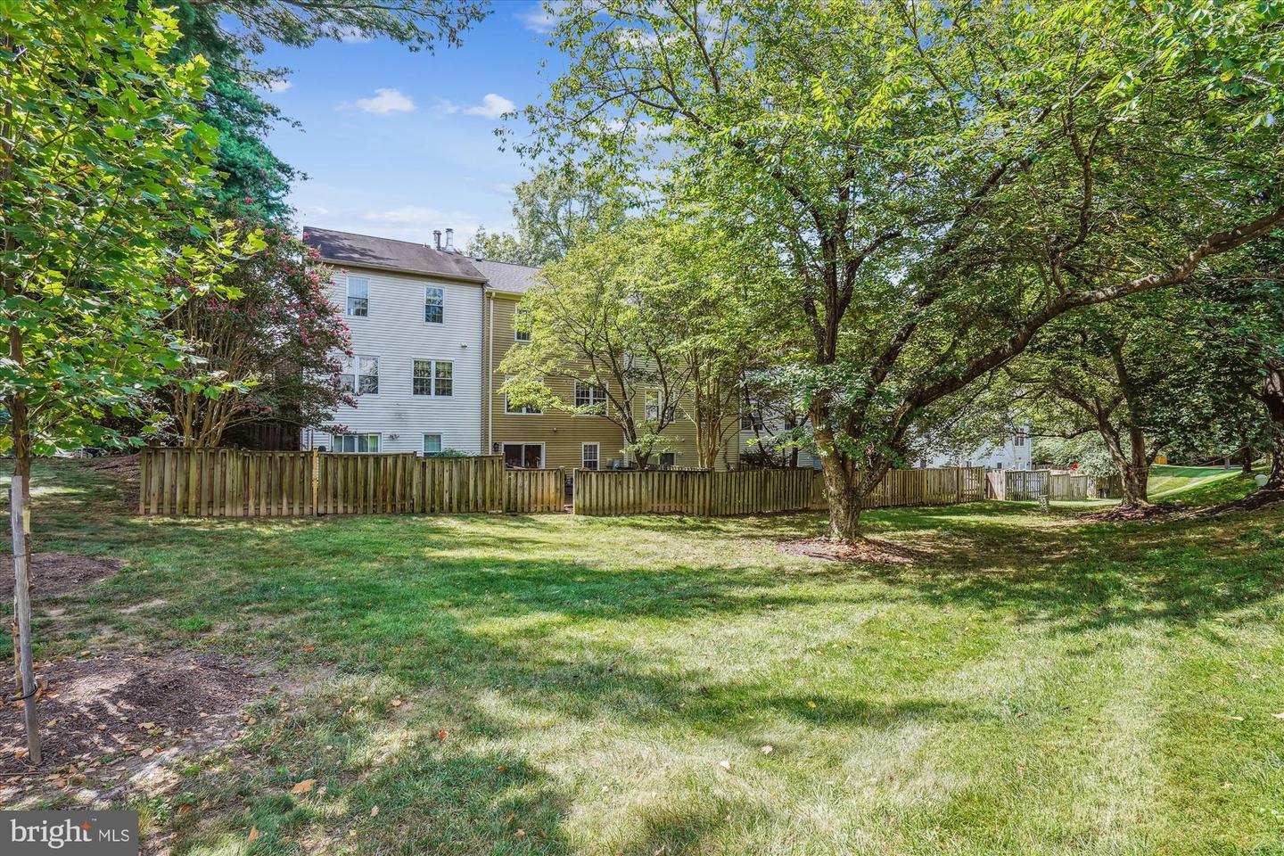 7852 NEWPORT GLEN PASS, ANNANDALE, Virginia 22003, 4 Bedrooms Bedrooms, ,3 BathroomsBathrooms,Residential,For sale,7852 NEWPORT GLEN PASS,VAFX2260746 MLS # VAFX2260746