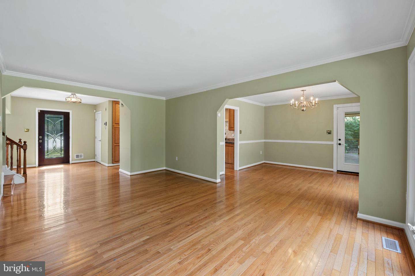 5265 OFALY RD, FAIRFAX, Virginia 22030, 4 Bedrooms Bedrooms, 18 Rooms Rooms,2 BathroomsBathrooms,Residential,For sale,5265 OFALY RD,VAFX2260756 MLS # VAFX2260756