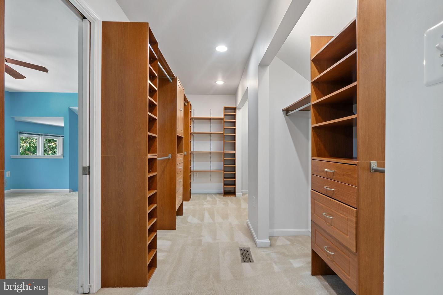 5265 OFALY RD, FAIRFAX, Virginia 22030, 4 Bedrooms Bedrooms, 18 Rooms Rooms,2 BathroomsBathrooms,Residential,For sale,5265 OFALY RD,VAFX2260756 MLS # VAFX2260756