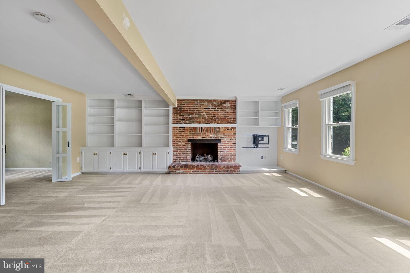 5265 OFALY RD, FAIRFAX, Virginia 22030, 4 Bedrooms Bedrooms, 18 Rooms Rooms,2 BathroomsBathrooms,Residential,For sale,5265 OFALY RD,VAFX2260756 MLS # VAFX2260756