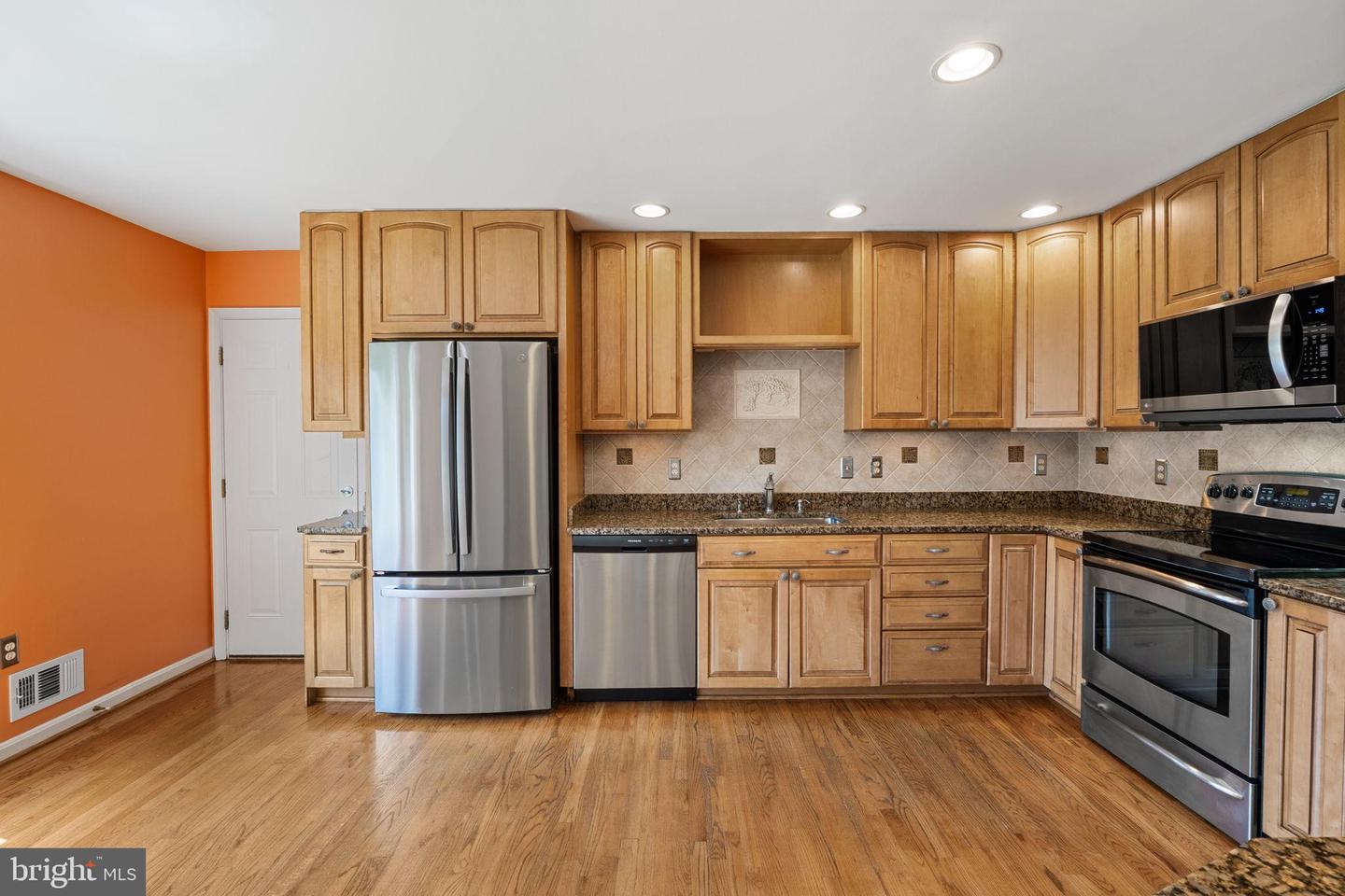 5265 OFALY RD, FAIRFAX, Virginia 22030, 4 Bedrooms Bedrooms, 18 Rooms Rooms,2 BathroomsBathrooms,Residential,For sale,5265 OFALY RD,VAFX2260756 MLS # VAFX2260756