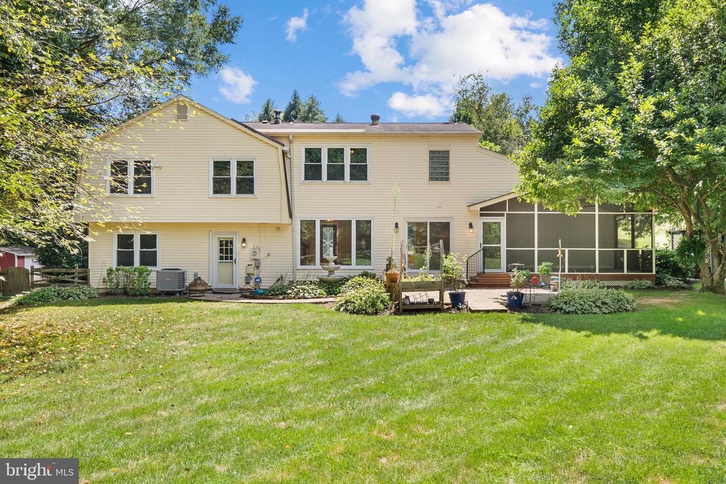 5265 OFALY RD, FAIRFAX, Virginia 22030, 4 Bedrooms Bedrooms, 18 Rooms Rooms,2 BathroomsBathrooms,Residential,For sale,5265 OFALY RD,VAFX2260756 MLS # VAFX2260756