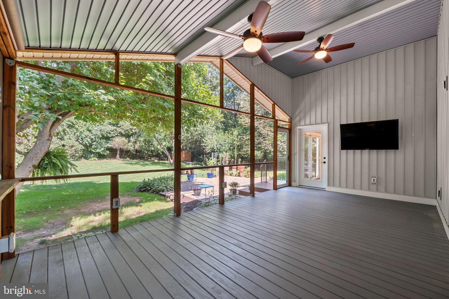 5265 OFALY RD, FAIRFAX, Virginia 22030, 4 Bedrooms Bedrooms, 18 Rooms Rooms,2 BathroomsBathrooms,Residential,For sale,5265 OFALY RD,VAFX2260756 MLS # VAFX2260756