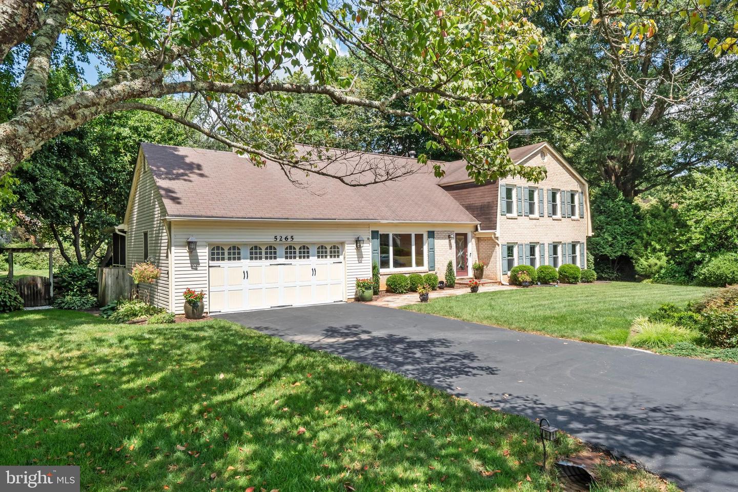 5265 OFALY RD, FAIRFAX, Virginia 22030, 4 Bedrooms Bedrooms, 18 Rooms Rooms,2 BathroomsBathrooms,Residential,For sale,5265 OFALY RD,VAFX2260756 MLS # VAFX2260756