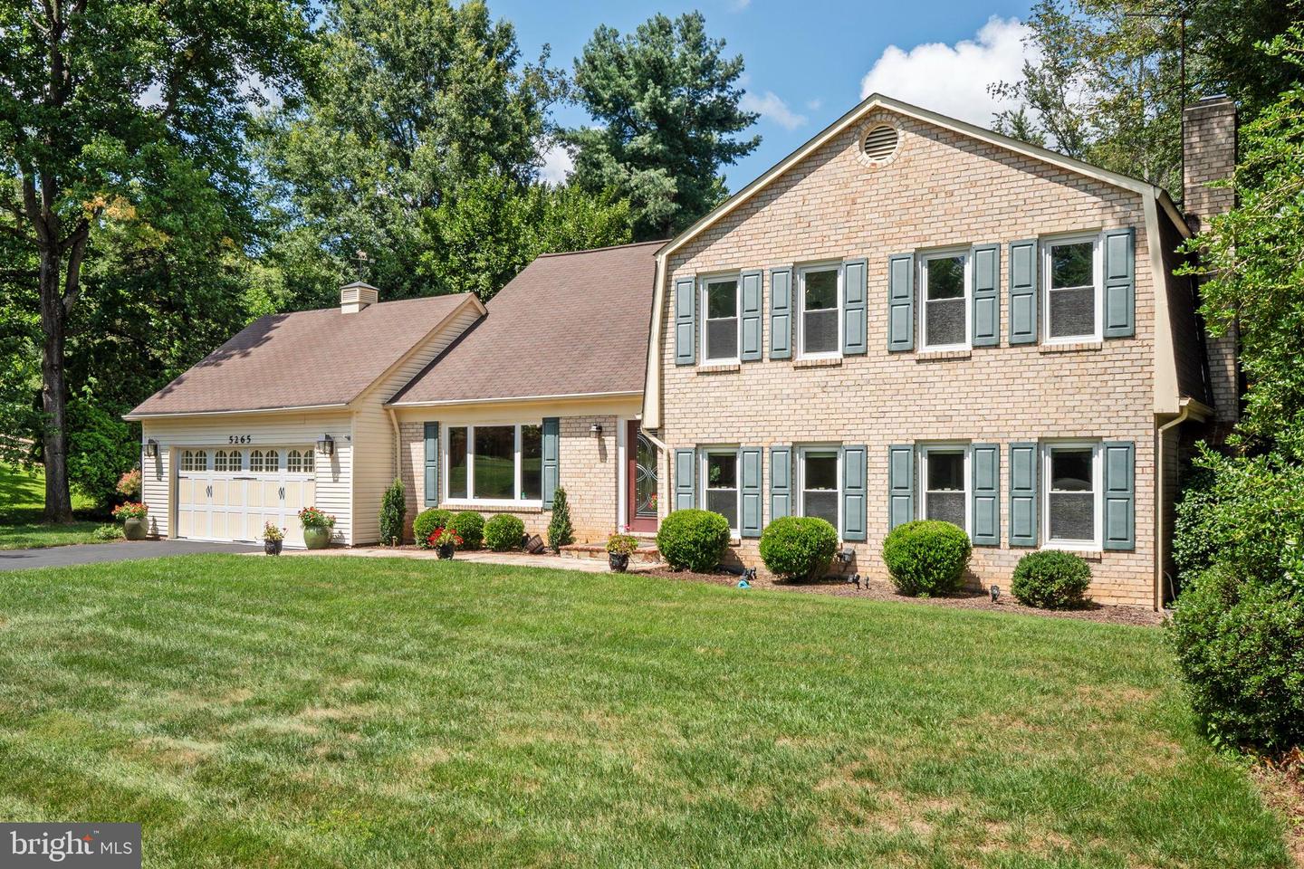 5265 OFALY RD, FAIRFAX, Virginia 22030, 4 Bedrooms Bedrooms, 18 Rooms Rooms,2 BathroomsBathrooms,Residential,For sale,5265 OFALY RD,VAFX2260756 MLS # VAFX2260756