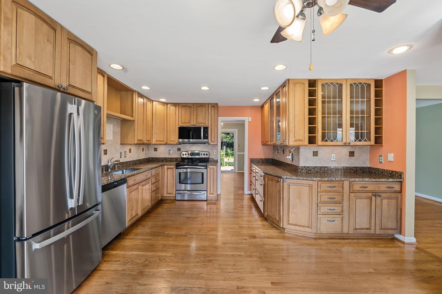5265 OFALY RD, FAIRFAX, Virginia 22030, 4 Bedrooms Bedrooms, 18 Rooms Rooms,2 BathroomsBathrooms,Residential,For sale,5265 OFALY RD,VAFX2260756 MLS # VAFX2260756