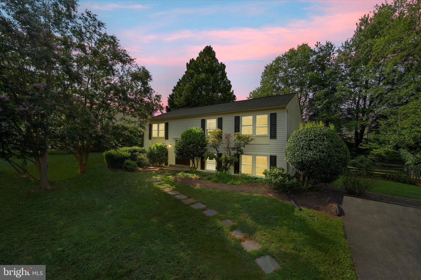 12721 CARLSBAD CT, HERNDON, Virginia 20171, 4 Bedrooms Bedrooms, ,2 BathroomsBathrooms,Residential,For sale,12721 CARLSBAD CT,VAFX2260776 MLS # VAFX2260776