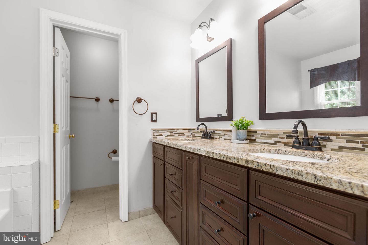 8 JOHNSON CT, STAFFORD, Virginia 22556, 5 Bedrooms Bedrooms, 14 Rooms Rooms,2 BathroomsBathrooms,Residential,For sale,8 JOHNSON CT,VAST2041758 MLS # VAST2041758