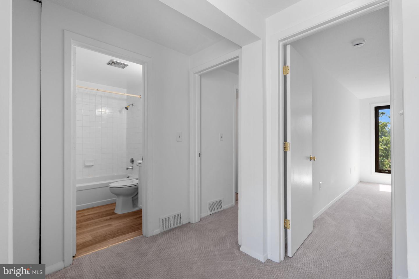 1806 N SHORE CT, RESTON, Virginia 20190, 4 Bedrooms Bedrooms, ,3 BathroomsBathrooms,Residential,For sale,1806 N SHORE CT,VAFX2261224 MLS # VAFX2261224