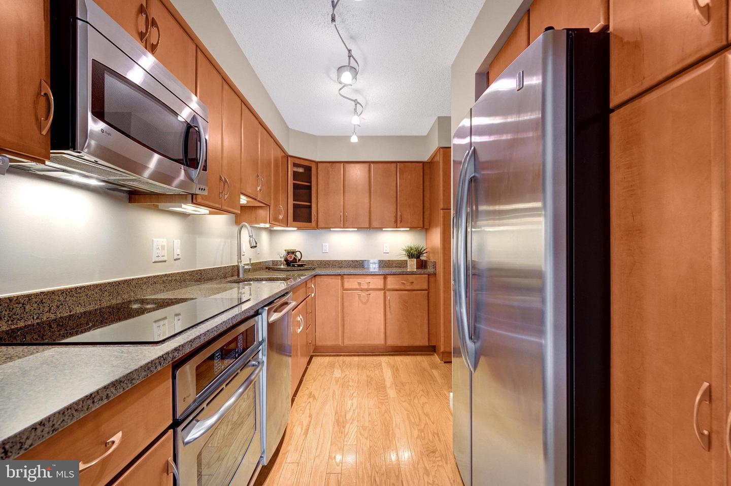 5902 MOUNT EAGLE DR #817, ALEXANDRIA, Virginia 22303, 1 Bedroom Bedrooms, ,1 BathroomBathrooms,Residential,For sale,5902 MOUNT EAGLE DR #817,VAFX2261234 MLS # VAFX2261234