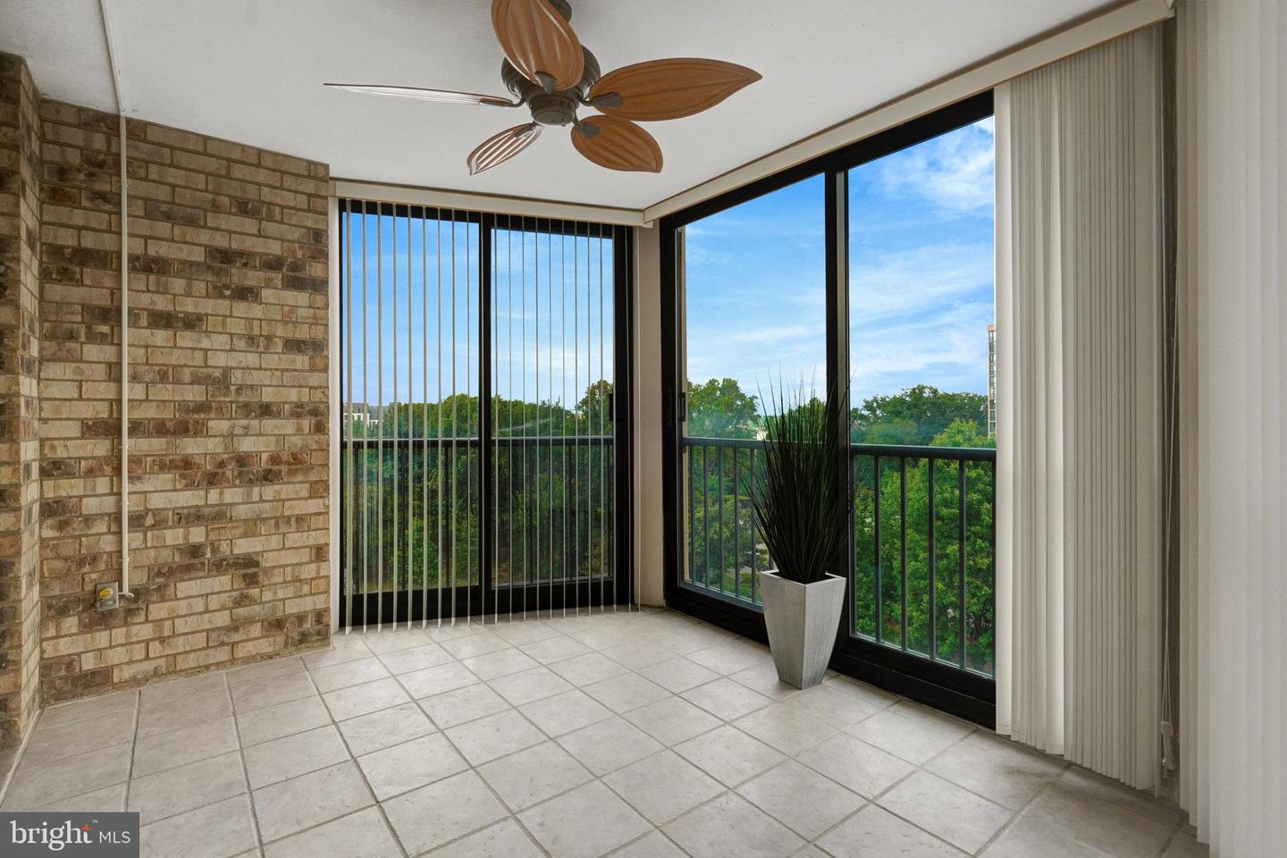 5902 MOUNT EAGLE DR #817, ALEXANDRIA, Virginia 22303, 1 Bedroom Bedrooms, ,1 BathroomBathrooms,Residential,For sale,5902 MOUNT EAGLE DR #817,VAFX2261234 MLS # VAFX2261234
