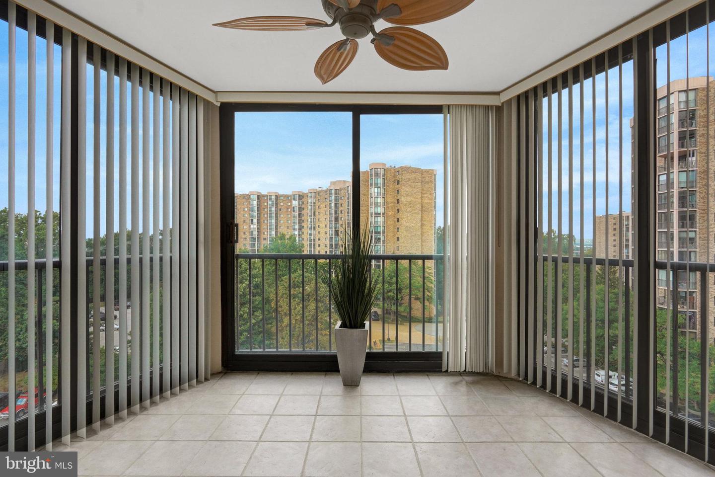 5902 MOUNT EAGLE DR #817, ALEXANDRIA, Virginia 22303, 1 Bedroom Bedrooms, ,1 BathroomBathrooms,Residential,For sale,5902 MOUNT EAGLE DR #817,VAFX2261234 MLS # VAFX2261234