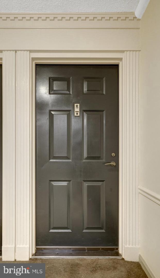 5902 MOUNT EAGLE DR #817, ALEXANDRIA, Virginia 22303, 1 Bedroom Bedrooms, ,1 BathroomBathrooms,Residential,For sale,5902 MOUNT EAGLE DR #817,VAFX2261234 MLS # VAFX2261234
