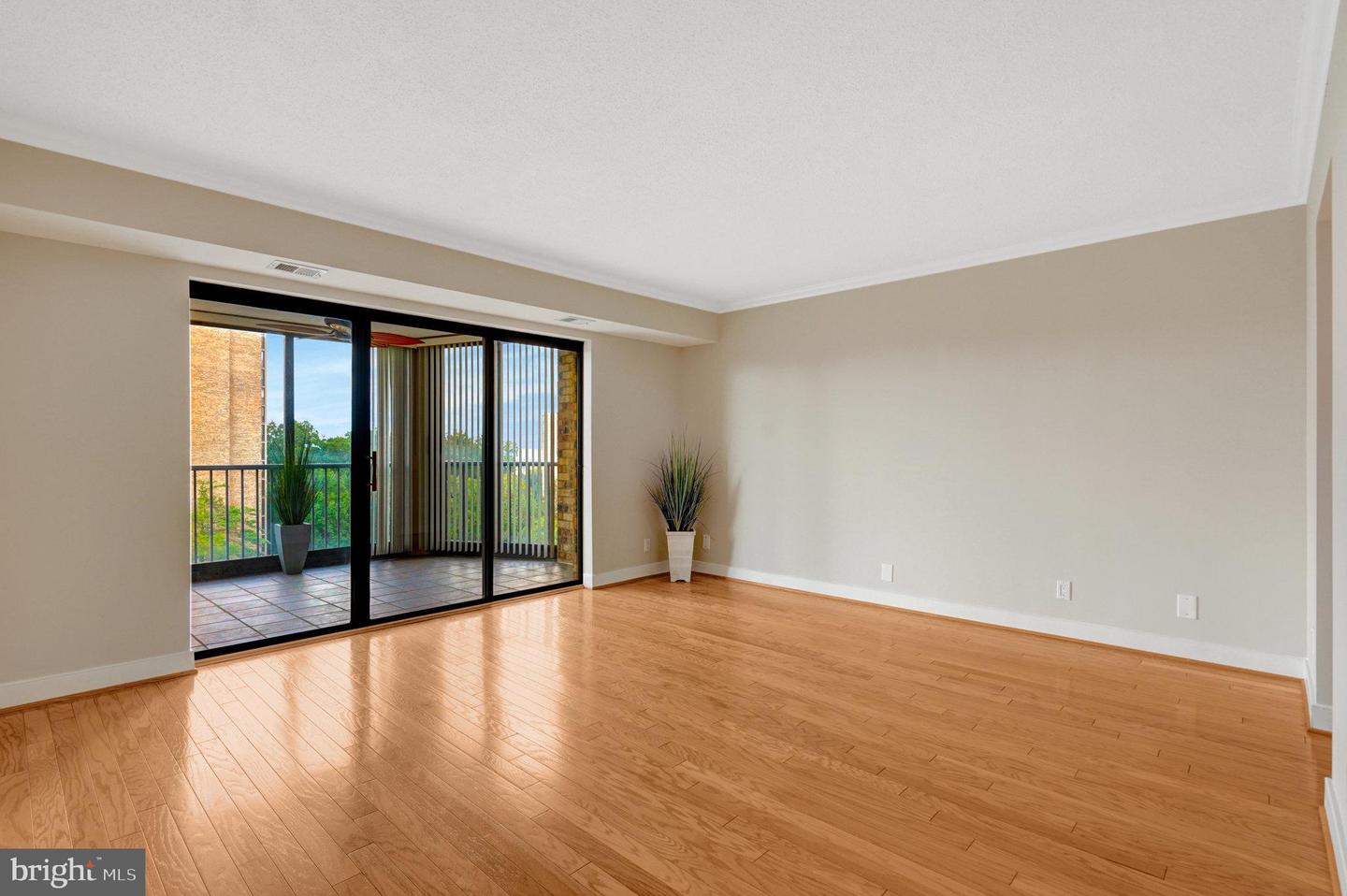 5902 MOUNT EAGLE DR #817, ALEXANDRIA, Virginia 22303, 1 Bedroom Bedrooms, ,1 BathroomBathrooms,Residential,For sale,5902 MOUNT EAGLE DR #817,VAFX2261234 MLS # VAFX2261234