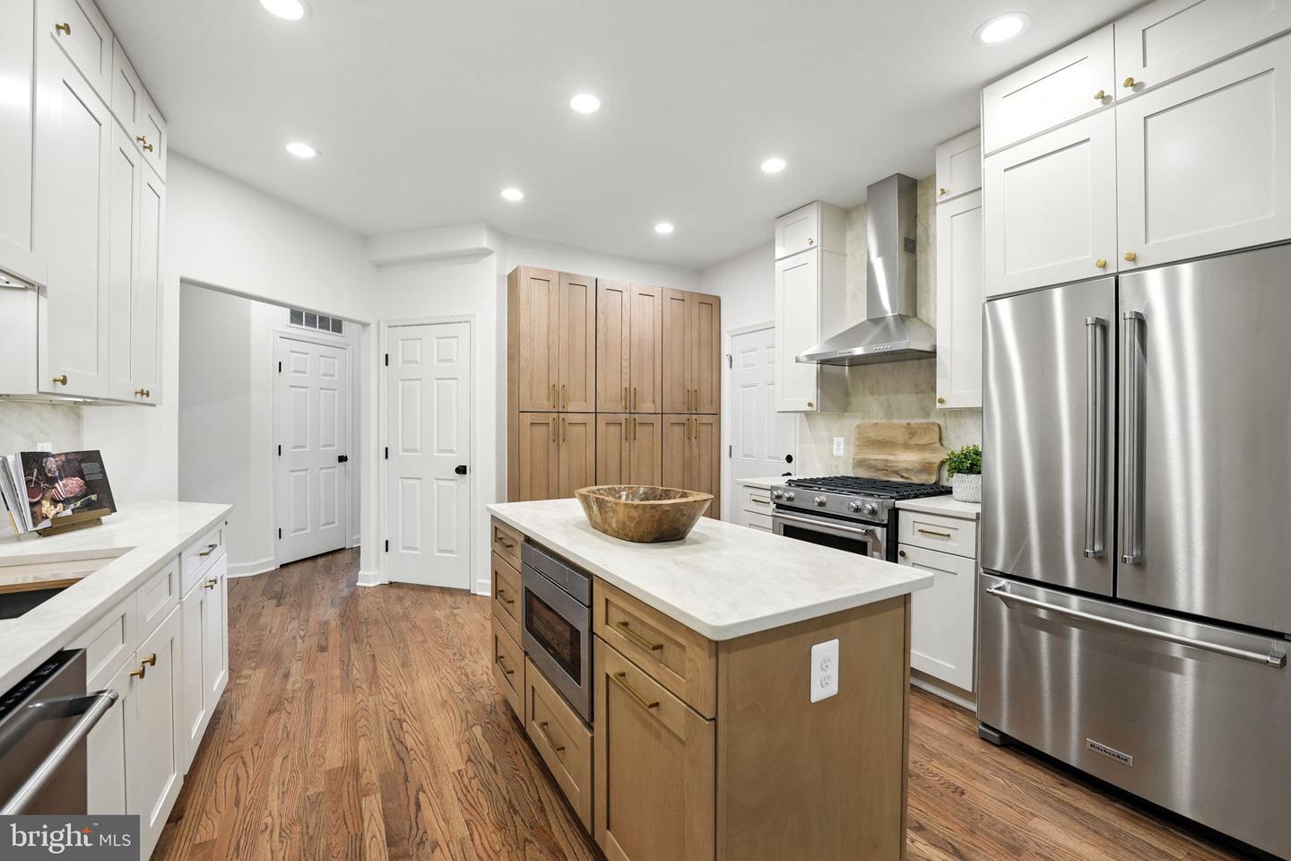 1540 N EDGEWOOD ST, ARLINGTON, Virginia 22201, 4 Bedrooms Bedrooms, ,4 BathroomsBathrooms,Residential,For sale,1540 N EDGEWOOD ST,VAAR2062264 MLS # VAAR2062264