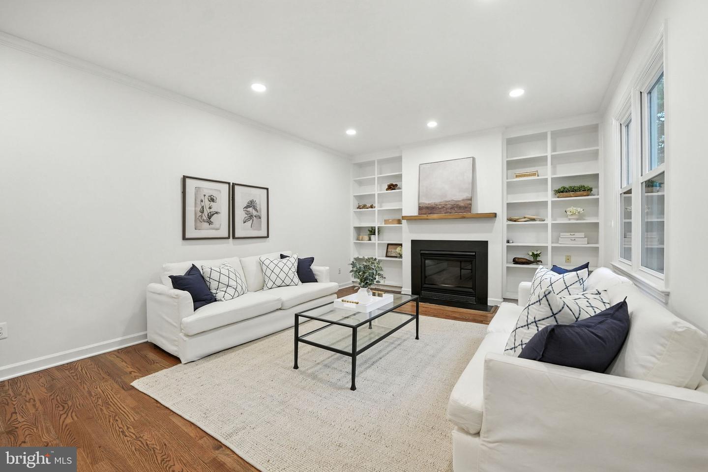 1540 N EDGEWOOD ST, ARLINGTON, Virginia 22201, 4 Bedrooms Bedrooms, ,4 BathroomsBathrooms,Residential,For sale,1540 N EDGEWOOD ST,VAAR2062264 MLS # VAAR2062264