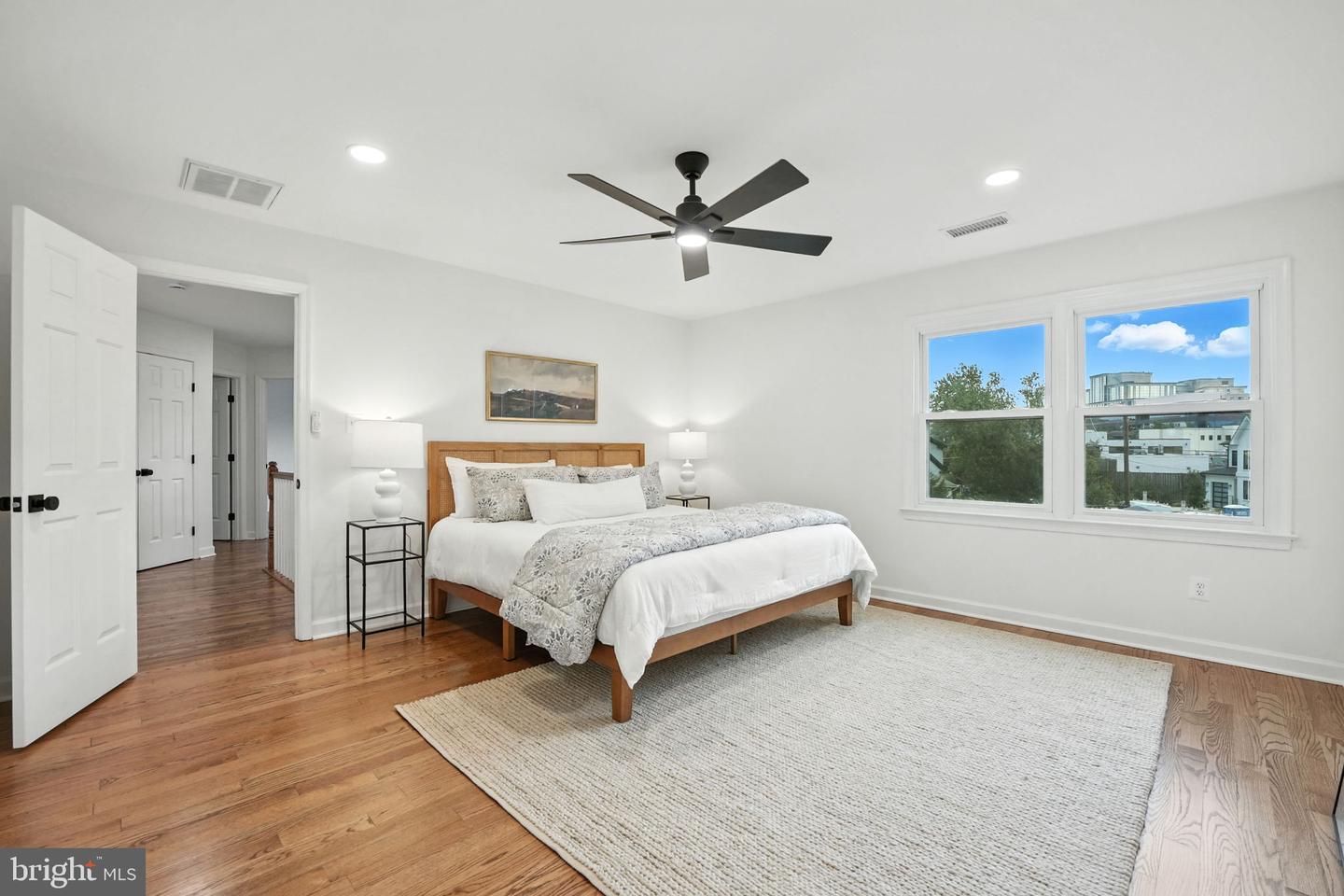 1540 N EDGEWOOD ST, ARLINGTON, Virginia 22201, 4 Bedrooms Bedrooms, ,4 BathroomsBathrooms,Residential,For sale,1540 N EDGEWOOD ST,VAAR2062264 MLS # VAAR2062264