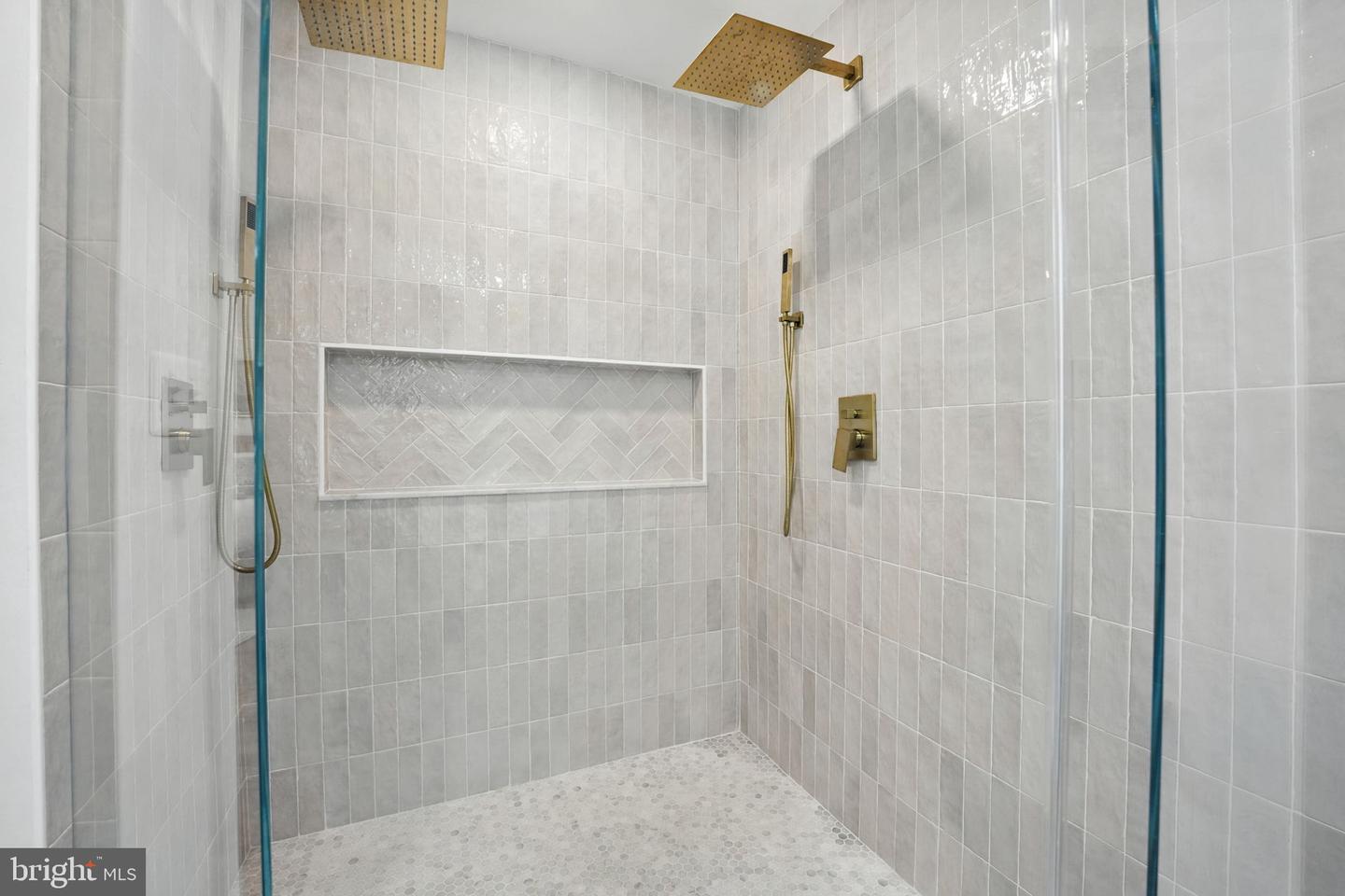 1540 N EDGEWOOD ST, ARLINGTON, Virginia 22201, 4 Bedrooms Bedrooms, ,4 BathroomsBathrooms,Residential,For sale,1540 N EDGEWOOD ST,VAAR2062264 MLS # VAAR2062264