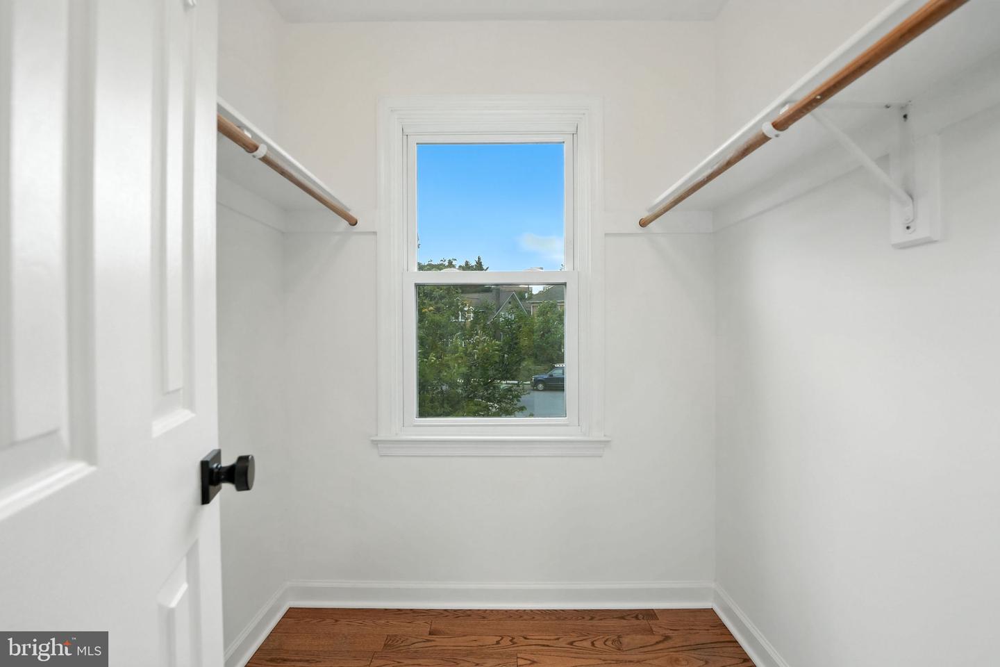 1540 N EDGEWOOD ST, ARLINGTON, Virginia 22201, 4 Bedrooms Bedrooms, ,4 BathroomsBathrooms,Residential,For sale,1540 N EDGEWOOD ST,VAAR2062264 MLS # VAAR2062264