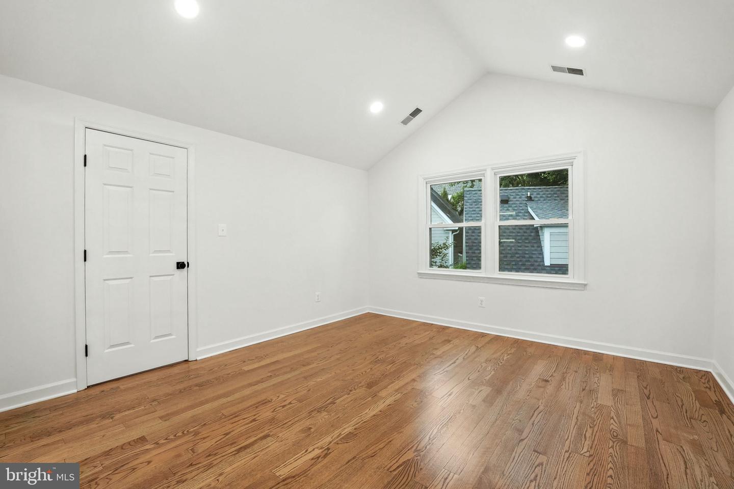 1540 N EDGEWOOD ST, ARLINGTON, Virginia 22201, 4 Bedrooms Bedrooms, ,4 BathroomsBathrooms,Residential,For sale,1540 N EDGEWOOD ST,VAAR2062264 MLS # VAAR2062264