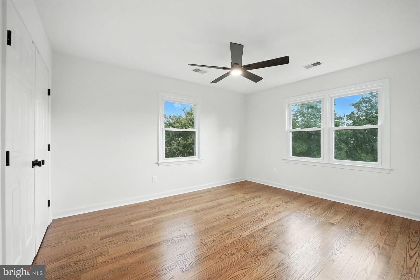 1540 N EDGEWOOD ST, ARLINGTON, Virginia 22201, 4 Bedrooms Bedrooms, ,4 BathroomsBathrooms,Residential,For sale,1540 N EDGEWOOD ST,VAAR2062264 MLS # VAAR2062264
