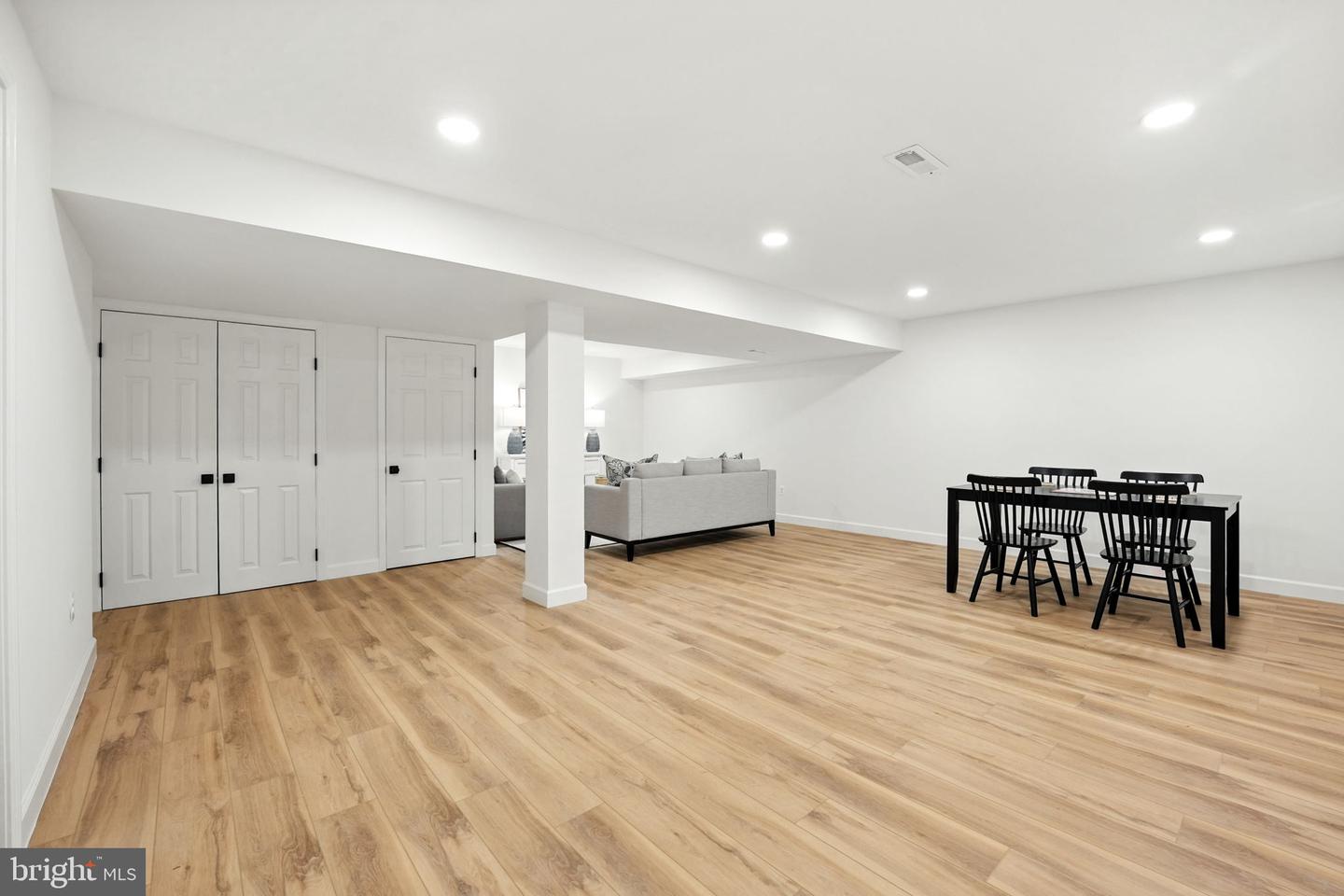 1540 N EDGEWOOD ST, ARLINGTON, Virginia 22201, 4 Bedrooms Bedrooms, ,4 BathroomsBathrooms,Residential,For sale,1540 N EDGEWOOD ST,VAAR2062264 MLS # VAAR2062264