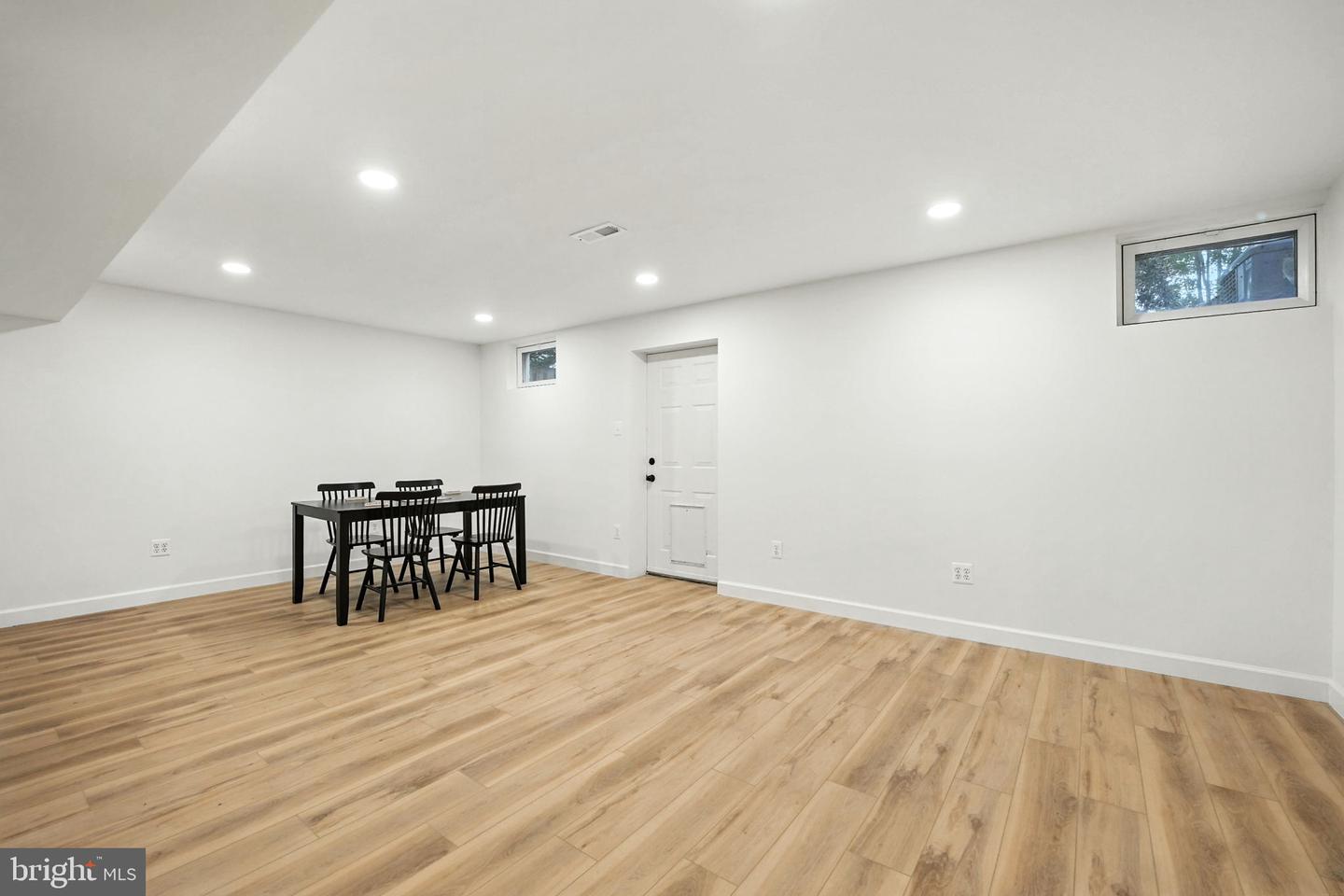 1540 N EDGEWOOD ST, ARLINGTON, Virginia 22201, 4 Bedrooms Bedrooms, ,4 BathroomsBathrooms,Residential,For sale,1540 N EDGEWOOD ST,VAAR2062264 MLS # VAAR2062264