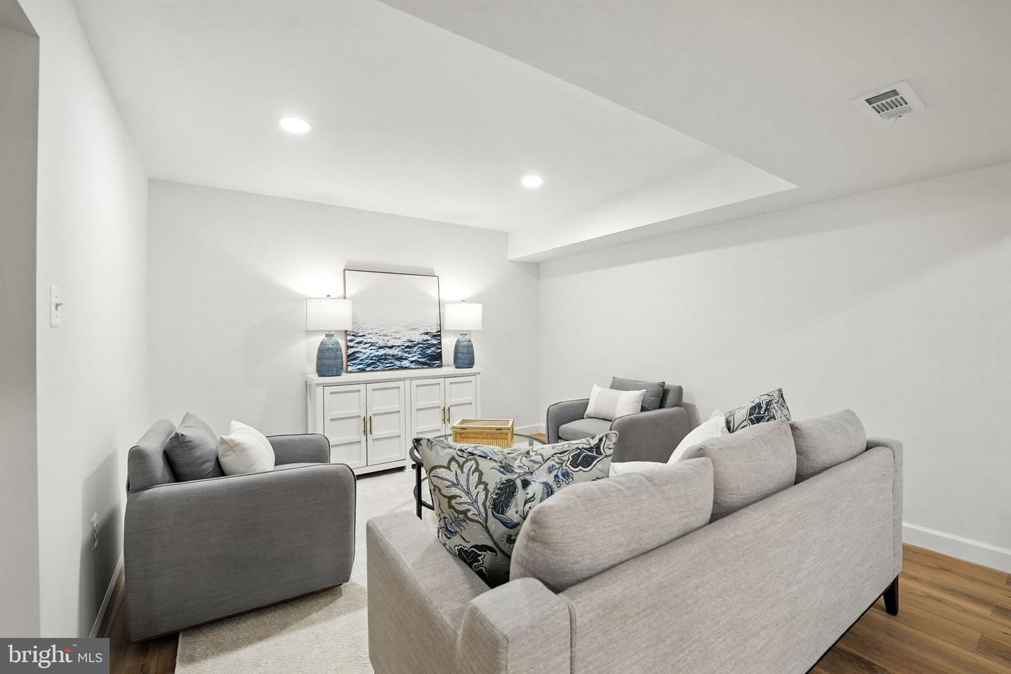 1540 N EDGEWOOD ST, ARLINGTON, Virginia 22201, 4 Bedrooms Bedrooms, ,4 BathroomsBathrooms,Residential,For sale,1540 N EDGEWOOD ST,VAAR2062264 MLS # VAAR2062264