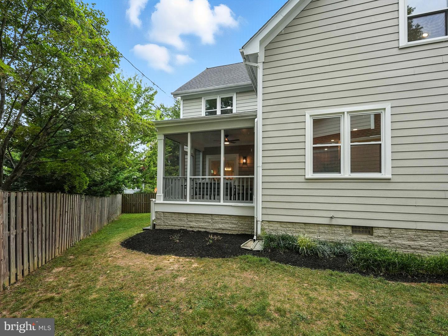 1540 N EDGEWOOD ST, ARLINGTON, Virginia 22201, 4 Bedrooms Bedrooms, ,4 BathroomsBathrooms,Residential,For sale,1540 N EDGEWOOD ST,VAAR2062264 MLS # VAAR2062264