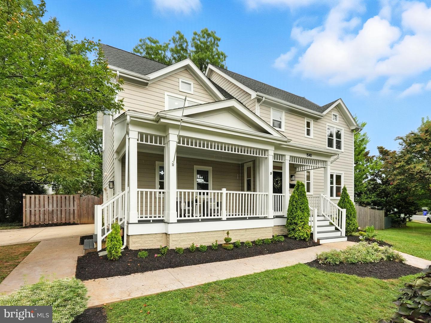 1540 N EDGEWOOD ST, ARLINGTON, Virginia 22201, 4 Bedrooms Bedrooms, ,4 BathroomsBathrooms,Residential,For sale,1540 N EDGEWOOD ST,VAAR2062264 MLS # VAAR2062264