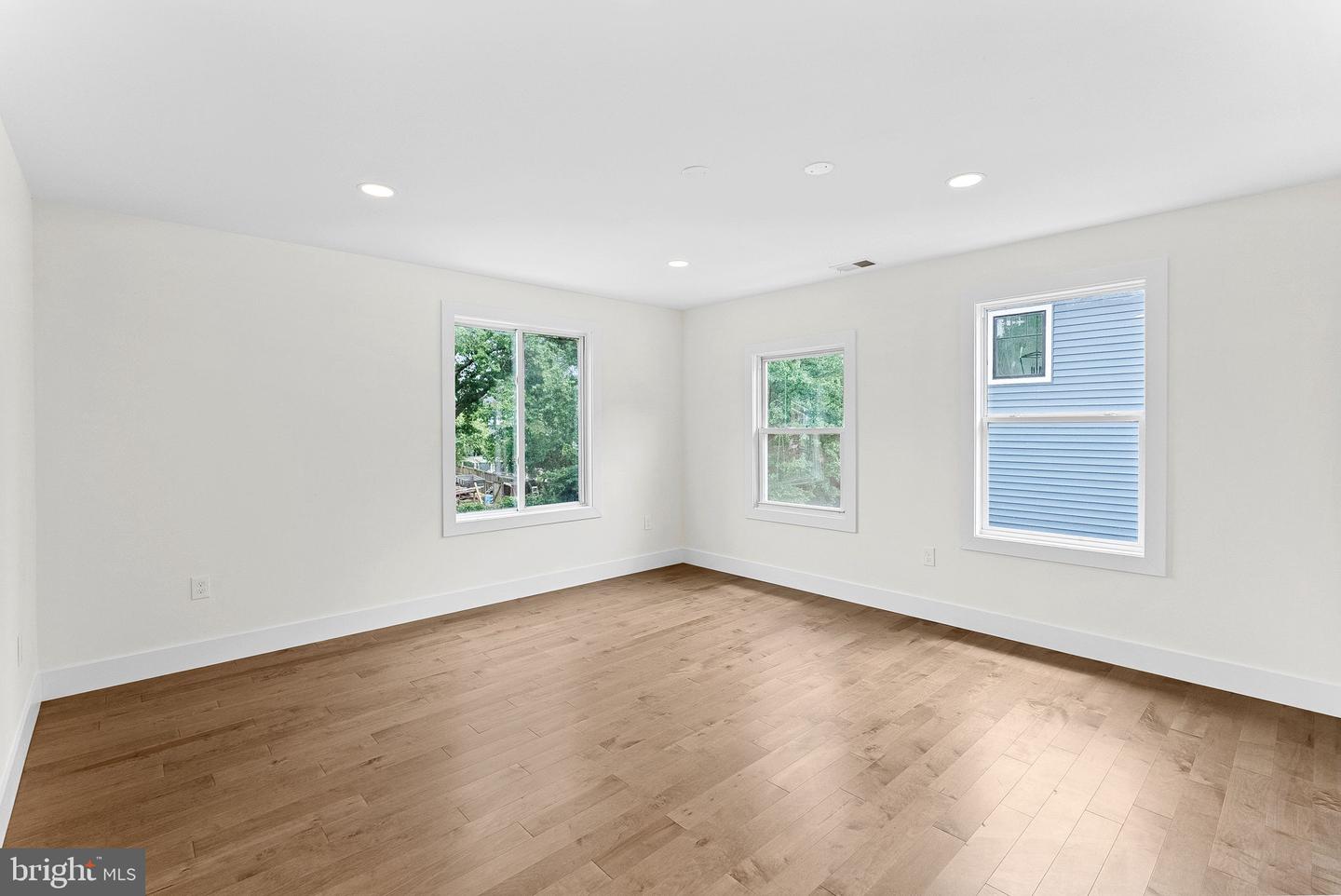 1805 S POLLARD ST, ARLINGTON, Virginia 22204, 8 Bedrooms Bedrooms, ,4 BathroomsBathrooms,Residential,For sale,1805 S POLLARD ST,VAAR2062268 MLS # VAAR2062268