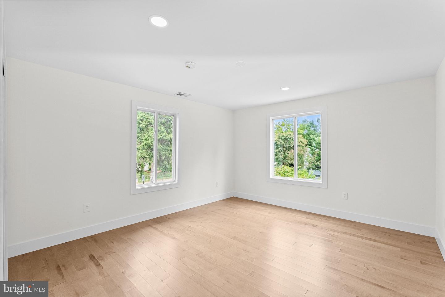 1805 S POLLARD ST, ARLINGTON, Virginia 22204, 8 Bedrooms Bedrooms, ,4 BathroomsBathrooms,Residential,For sale,1805 S POLLARD ST,VAAR2062268 MLS # VAAR2062268