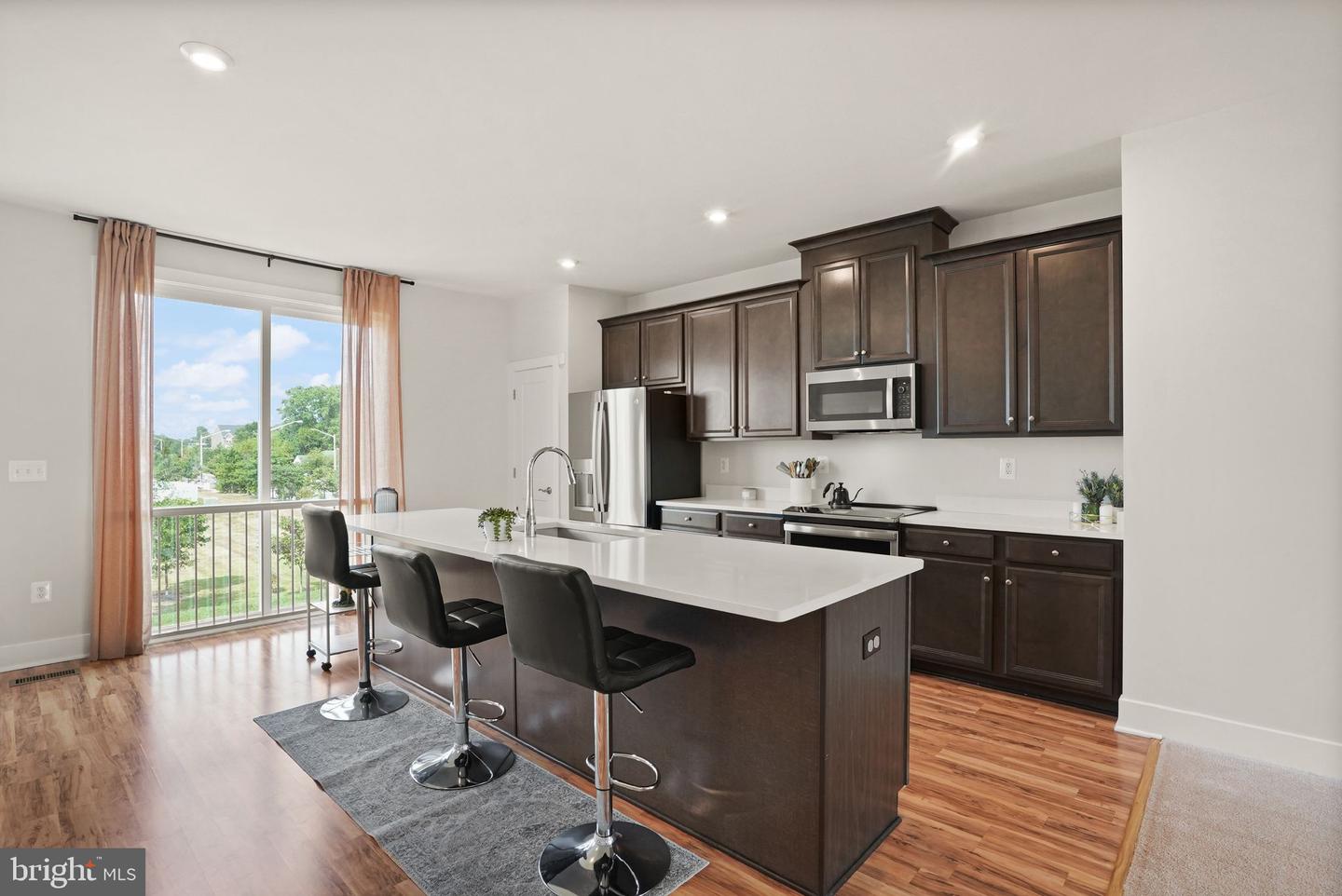 10602 SHEFFIELD GLEN LN, MANASSAS, Virginia 20112, 3 Bedrooms Bedrooms, ,3 BathroomsBathrooms,Residential,For sale,10602 SHEFFIELD GLEN LN,VAPW2101504 MLS # VAPW2101504