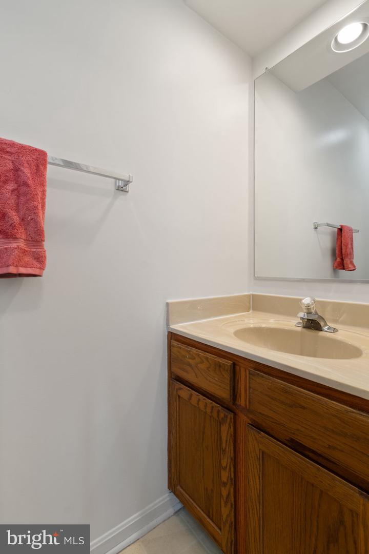 22025 GUILFORD STATION TERRACE, STERLING, Virginia 20166, 2 Bedrooms Bedrooms, ,2 BathroomsBathrooms,Residential,For sale,22025 GUILFORD STATION TERRACE,VALO2104574 MLS # VALO2104574