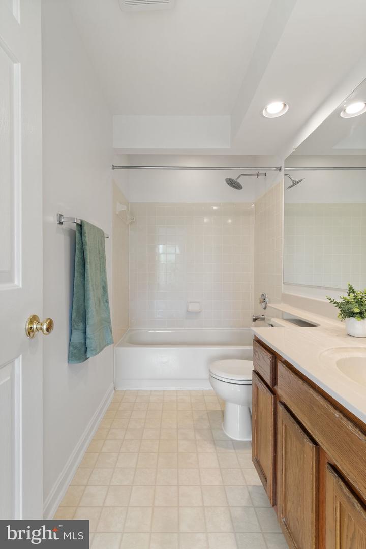 22025 GUILFORD STATION TERRACE, STERLING, Virginia 20166, 2 Bedrooms Bedrooms, ,2 BathroomsBathrooms,Residential,For sale,22025 GUILFORD STATION TERRACE,VALO2104574 MLS # VALO2104574