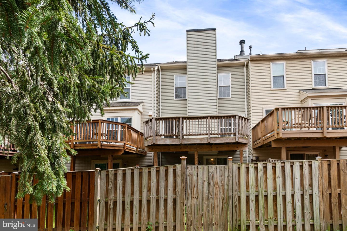 22025 GUILFORD STATION TERRACE, STERLING, Virginia 20166, 2 Bedrooms Bedrooms, ,2 BathroomsBathrooms,Residential,For sale,22025 GUILFORD STATION TERRACE,VALO2104574 MLS # VALO2104574