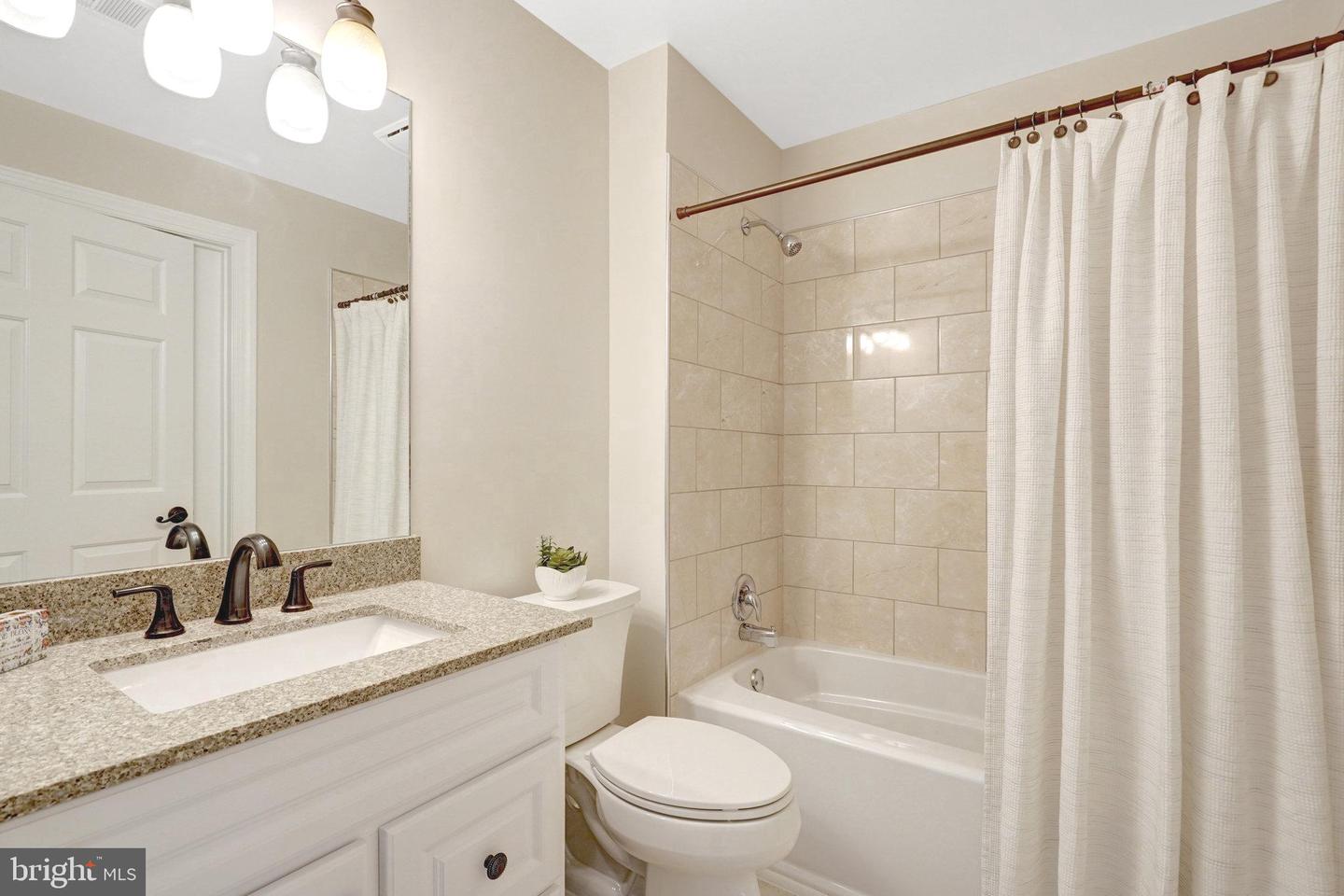 9224 CARDINAL FOREST LN #H, LORTON, Virginia 22079, 2 Bedrooms Bedrooms, ,2 BathroomsBathrooms,Residential,For sale,9224 CARDINAL FOREST LN #H,VAFX2261356 MLS # VAFX2261356