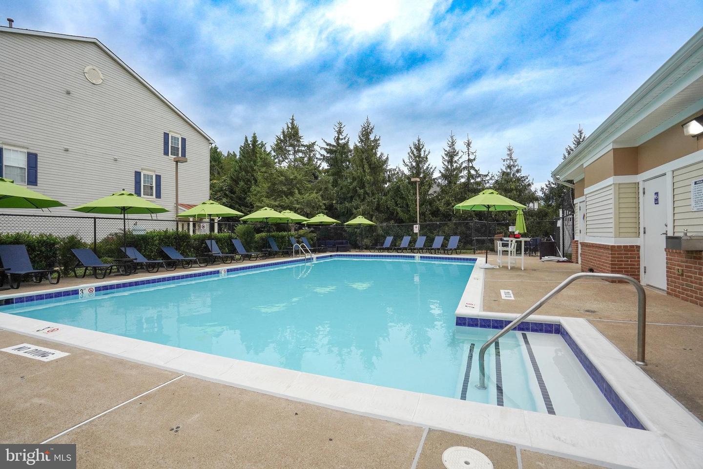 9224 CARDINAL FOREST LN #H, LORTON, Virginia 22079, 2 Bedrooms Bedrooms, ,2 BathroomsBathrooms,Residential,For sale,9224 CARDINAL FOREST LN #H,VAFX2261356 MLS # VAFX2261356