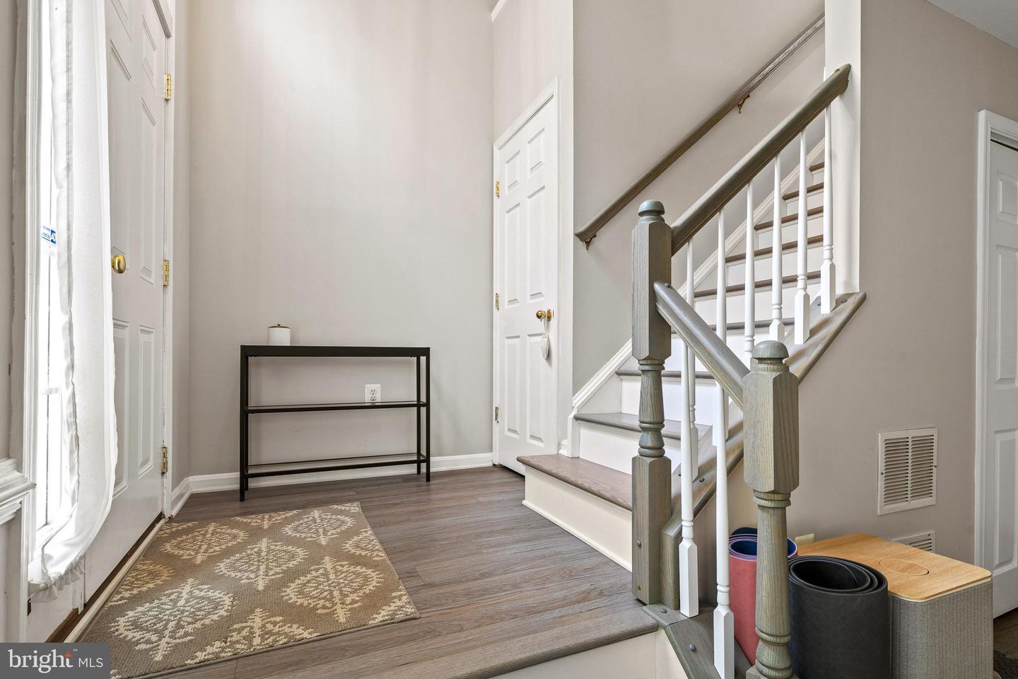 4090 FOUNTAINSIDE LN, FAIRFAX, Virginia 22030, 3 Bedrooms Bedrooms, ,2 BathroomsBathrooms,Residential,For sale,4090 FOUNTAINSIDE LN,VAFX2261364 MLS # VAFX2261364