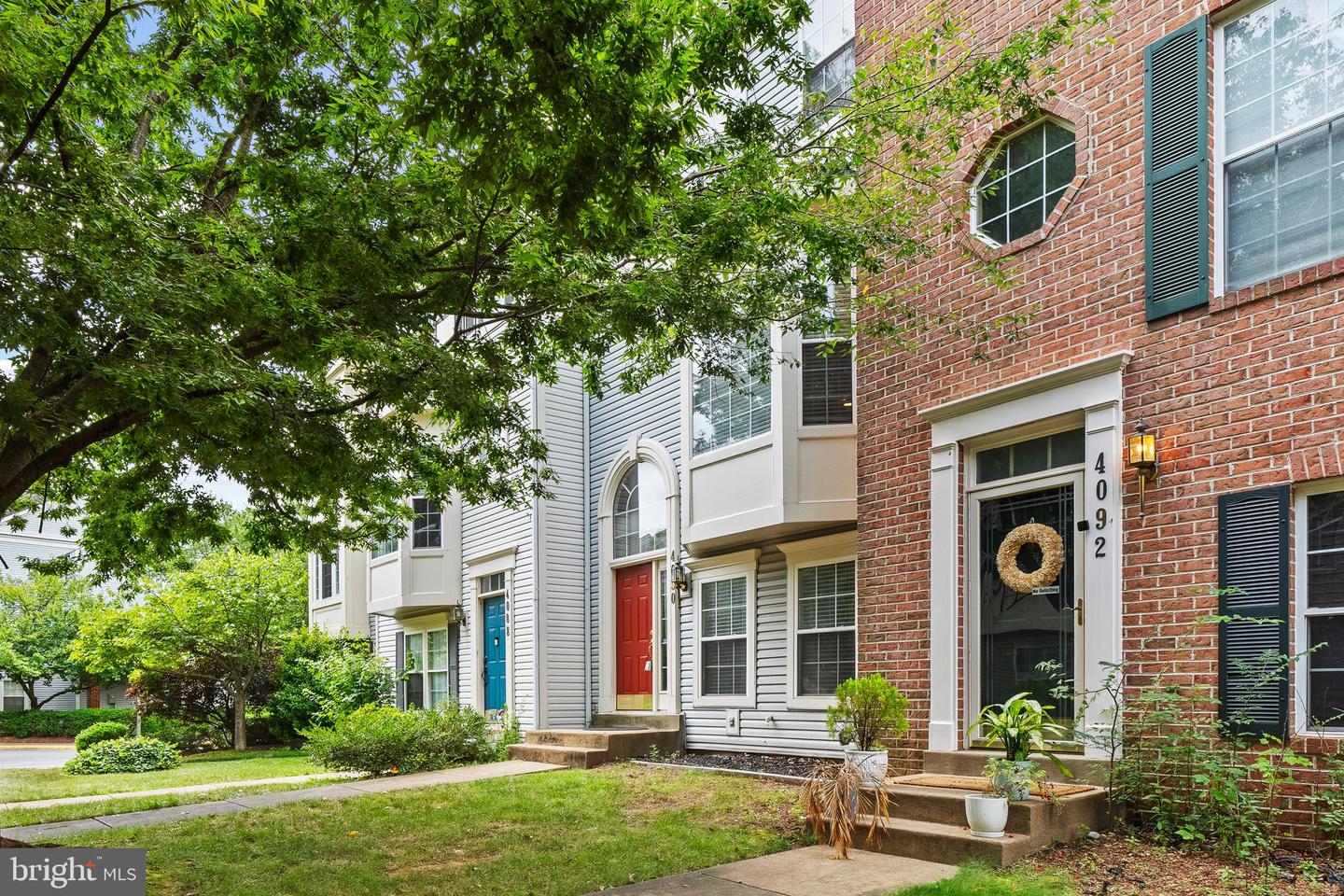 4090 FOUNTAINSIDE LN, FAIRFAX, Virginia 22030, 3 Bedrooms Bedrooms, ,2 BathroomsBathrooms,Residential,For sale,4090 FOUNTAINSIDE LN,VAFX2261364 MLS # VAFX2261364