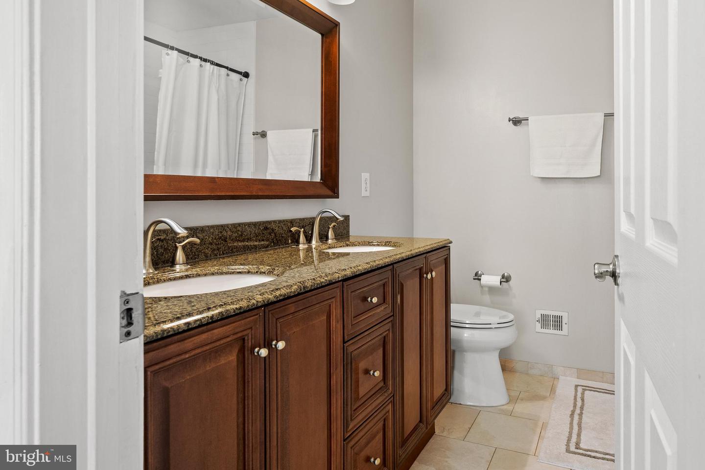 4090 FOUNTAINSIDE LN, FAIRFAX, Virginia 22030, 3 Bedrooms Bedrooms, ,2 BathroomsBathrooms,Residential,For sale,4090 FOUNTAINSIDE LN,VAFX2261364 MLS # VAFX2261364