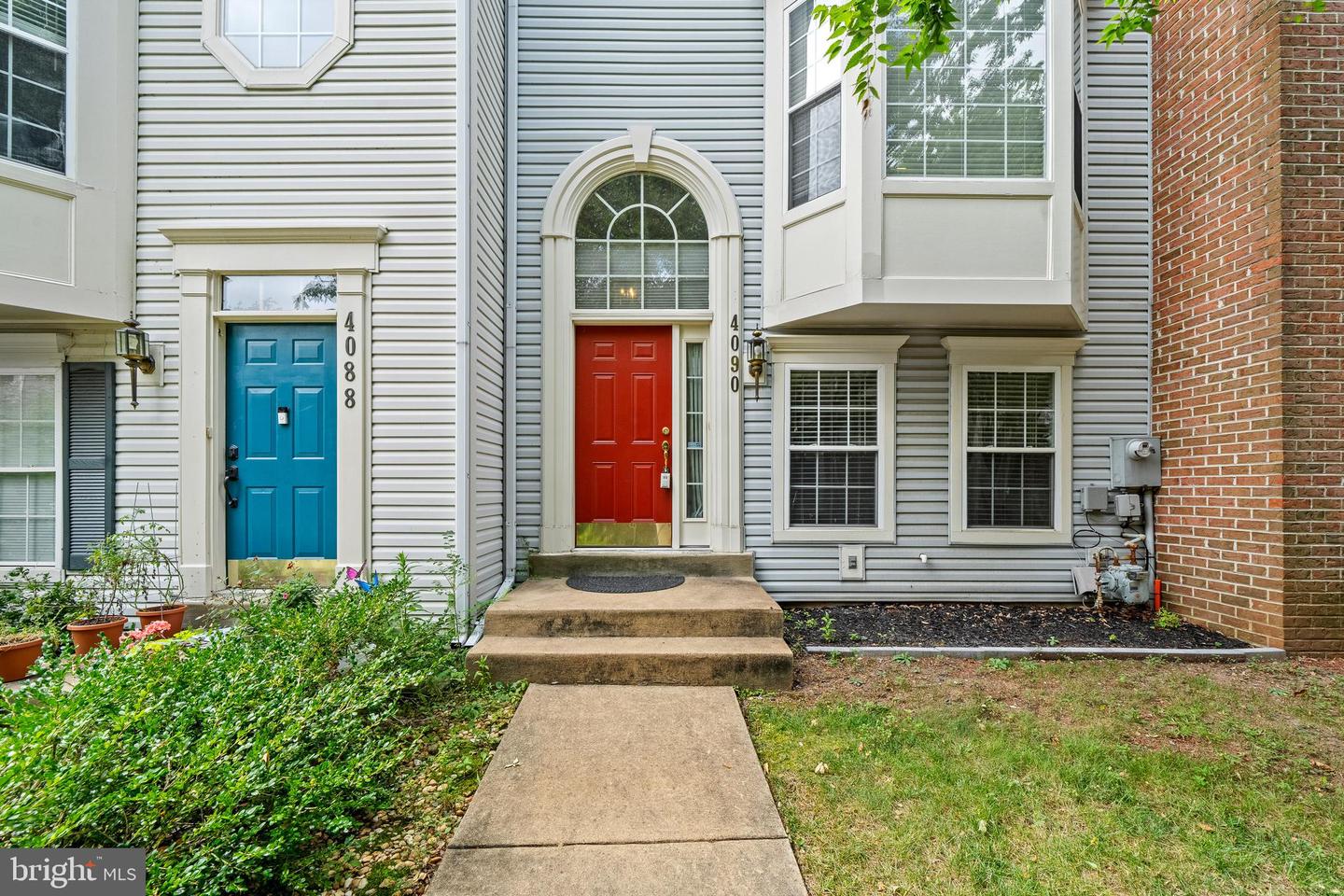 4090 FOUNTAINSIDE LN, FAIRFAX, Virginia 22030, 3 Bedrooms Bedrooms, ,2 BathroomsBathrooms,Residential,For sale,4090 FOUNTAINSIDE LN,VAFX2261364 MLS # VAFX2261364