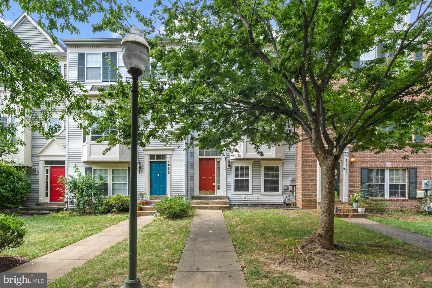 4090 FOUNTAINSIDE LN, FAIRFAX, Virginia 22030, 3 Bedrooms Bedrooms, ,2 BathroomsBathrooms,Residential,For sale,4090 FOUNTAINSIDE LN,VAFX2261364 MLS # VAFX2261364