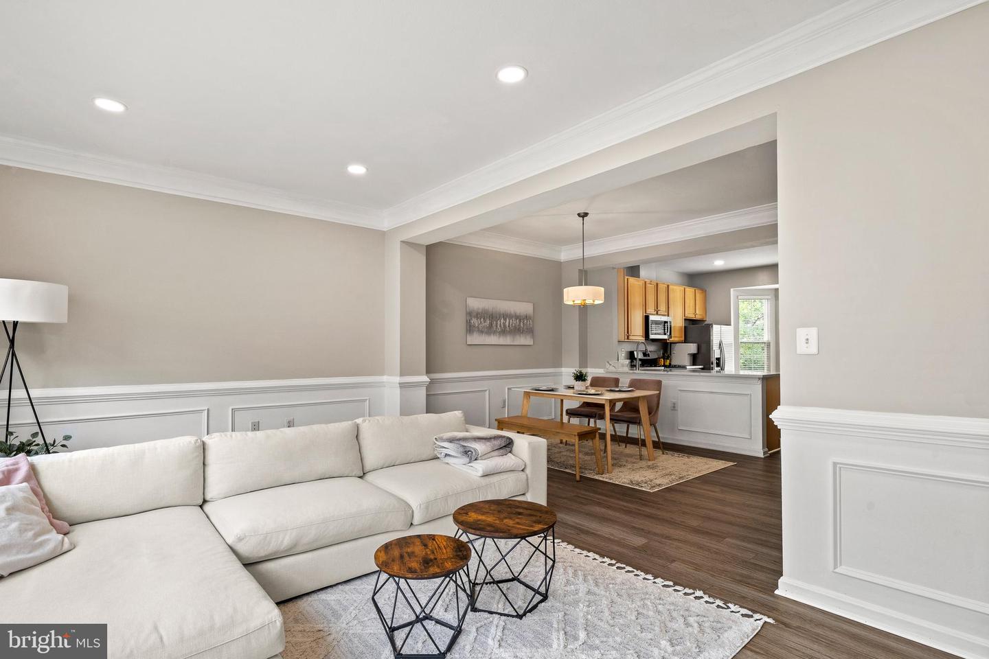 4090 FOUNTAINSIDE LN, FAIRFAX, Virginia 22030, 3 Bedrooms Bedrooms, ,2 BathroomsBathrooms,Residential,For sale,4090 FOUNTAINSIDE LN,VAFX2261364 MLS # VAFX2261364