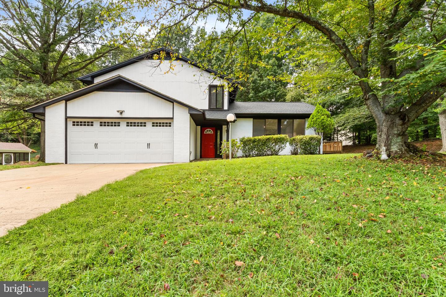 14980 BARKWOOD DR, WOODBRIDGE, Virginia 22193, 3 Bedrooms Bedrooms, 6 Rooms Rooms,2 BathroomsBathrooms,Residential,For sale,14980 BARKWOOD DR,VAPW2101522 MLS # VAPW2101522